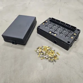 Hurricane Rel� og sikringspanel RB10 (bundmontering) 10 rel� + 10 sikringer