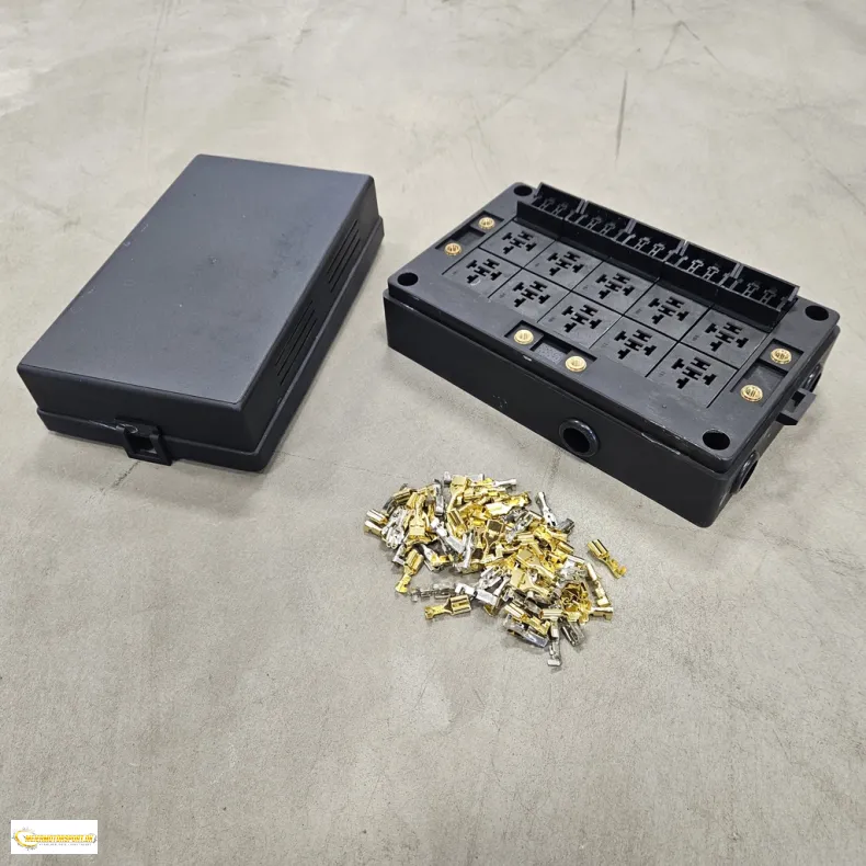 Hurricane Rel� og sikringspanel RB10 (bundmontering) 10 rel� + 10 sikringer