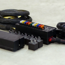 Hurricane Rel� og sikringsboks RB11-W (V�gmontering) 6 rel� + 11 sikringer