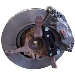 S60R/V70R frem - Volvo 850/V70I bremsekalibersadapter