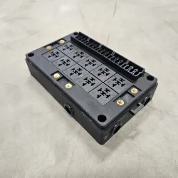 Hurricane Rel� og sikringspanel RB10 (bundmontering) 10 rel� + 10 sikringer