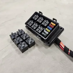 Vejrbestandig rel� og sikringsboks RB6-W (bundmontering) 6 rel� + 6 sikringer